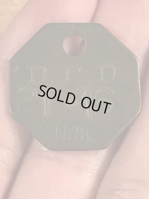 B.P.D.“21-16”のツールのビンテージ真鍮タグ