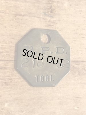 アンティークの真鍮製のビンテージツールタグ