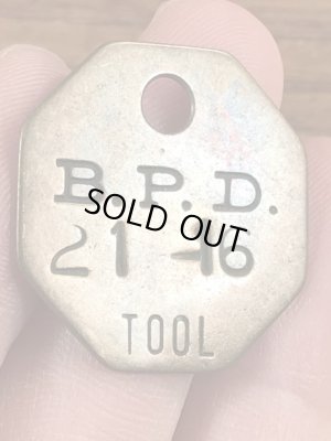 B.P.D.“21-16”のツールのビンテージ真鍮タグ