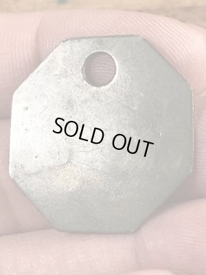 アンティークの真鍮製のビンテージツールタグ