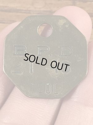 B.P.D.“21-16”のツールのビンテージ真鍮タグ