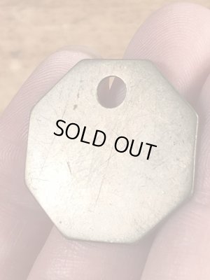 B.P.D.“21-16”のツールのビンテージ真鍮タグ