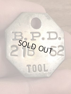 アンティークの真鍮製のビンテージツールタグ