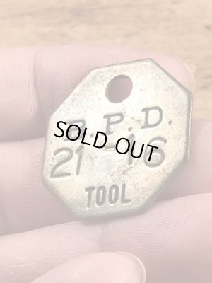 B.P.D.“21-16”と書かれたツールに付いていたヴィンテージブラスタグ