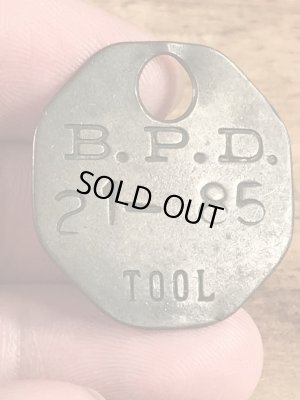 アンティークの真鍮製のビンテージツールタグ