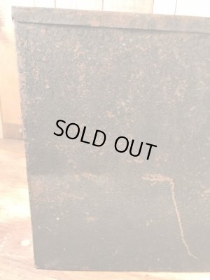 ウェザーヘッドの部品やツールが入っていた金属製の50年代ビンテージキャビネット