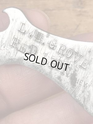 アンティークの栓抜きなどが付いたビンテージシガーボックスオープナー