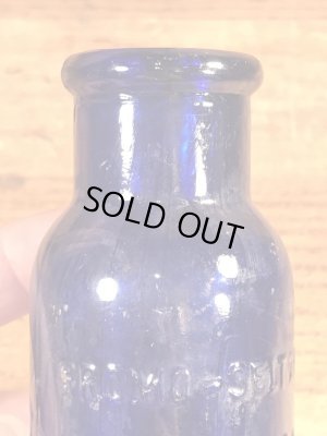 エマーソンドラッグ社製の青色のアンティークの薬瓶