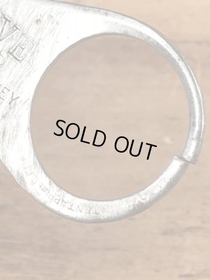 アンティークのボトルオープナーなどが付いたS.Mechalovitz Co.のヴィンテージシガーボックスオープナー