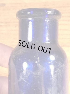 エマーソンドラッグ社製の青色のアンティークの薬瓶