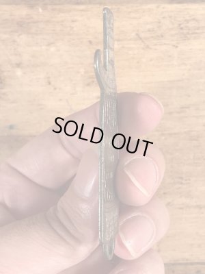 カルバートジンのボトル型のビンテージ栓抜き