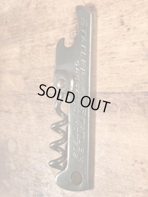 ホテルの企業物のコークスクリューが付いたヴィンテージボトルオープナー