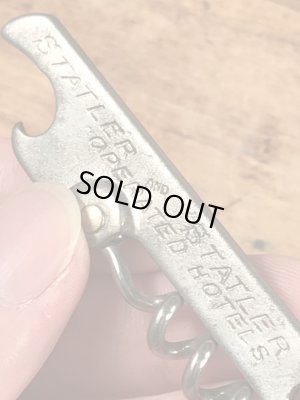 ホテルの企業物のコークスクリューが付いたビンテージ栓抜き