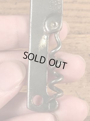 ホテルの企業物のコークスクリューが付いたヴィンテージボトルオープナー