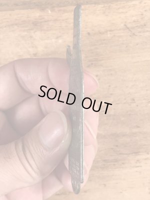 カルバートジンのボトル型のビンテージ栓抜き