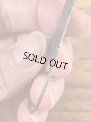 アンティークのボトルオープナーなどが付いたS.Mechalovitz Co.のヴィンテージシガーボックスオープナー