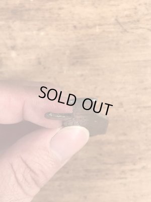 Calvert Ginのボトル型のヴィンテージボトルオープナー