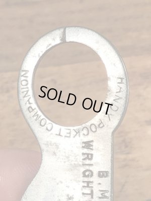 アンティークのポケットツールが付いたビンテージ栓抜き