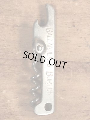 ウイスキーの折り畳みのコークスクリューが付いたビンテージ栓抜き