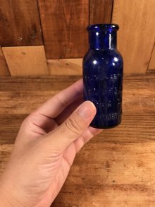 他の写真3: Bromo-Seltzer Emerson Drug Co. Bluw Glass Bottle　ブロモセルツァー　ビンテージ　ブルーボトル　薬瓶　アンティーク