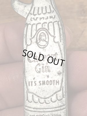 Calvert Ginのボトル型のヴィンテージボトルオープナー