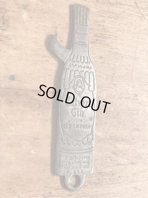 カルバートジンのボトル型のビンテージ栓抜き