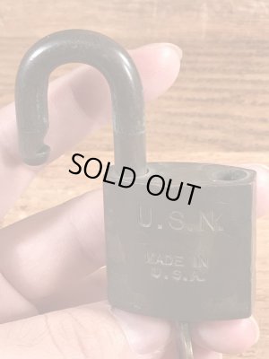 Sargent社製のU.S.N.のヴィンテージパドロックキー