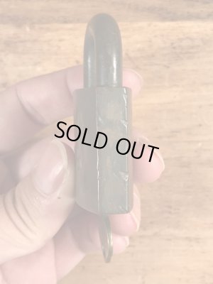 USネイビーのミリタリー物のビンテージ南京錠