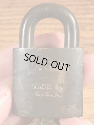 USネイビーのミリタリー物のビンテージ南京錠