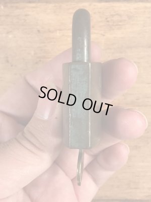 USネイビーのミリタリー物のビンテージ南京錠