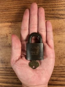 他の写真3: Sargent “U.S.N.” Military Brass Padlock Key　USネイビー　ビンテージ　南京錠　鍵　〜60年代