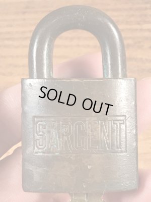 USネイビーのミリタリー物のビンテージ南京錠