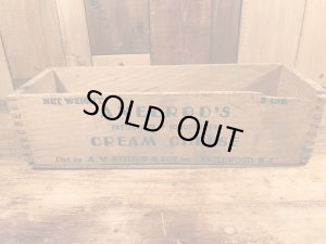 Axelrod'sの木製のヴィンテージチーズボックス