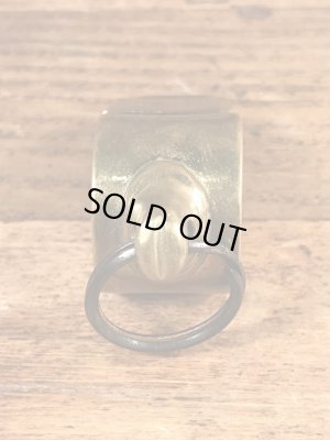 The Acme Thundererの真鍮製のビンテージの笛