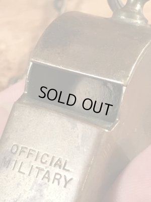 ミリタリー物のブラス製のビンテージ呼び笛