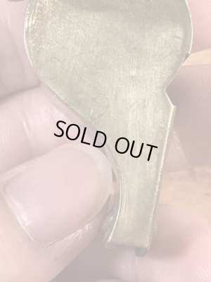 真鍮製のミリタリー物のヴィンテージホイッスル