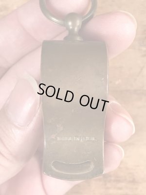 ミリタリー物のブラス製のビンテージ呼び笛