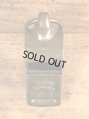 The Acme Thundererのミリタリー物のビンテージの笛