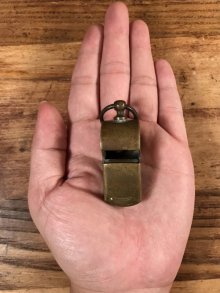 他の写真3: “Military” Made In USA Brass Whistle　ミリタリー　ビンテージ　ホイッスル　呼び笛　〜50年代