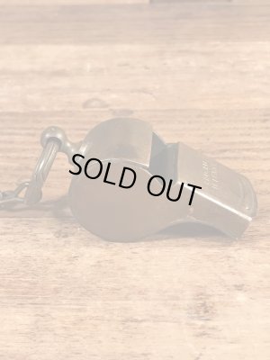 ミリタリー物のブラス製のビンテージ呼び笛