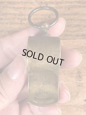 ミリタリー物の真鍮製のヴィンテージホイッスル