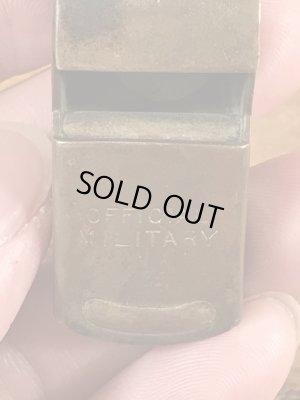 ミリタリー物のブラス製のビンテージ呼び笛