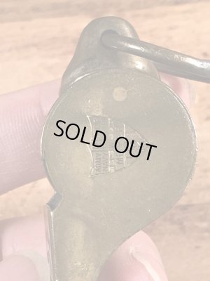 The Acme Thundererのミリタリー物のビンテージの笛