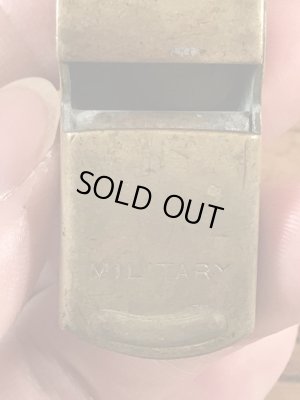 ミリタリー物の真鍮製のヴィンテージホイッスル