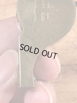 真鍮製のミリタリー物のヴィンテージホイッスル