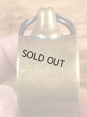 The Acme Thundererの真鍮製のビンテージの笛