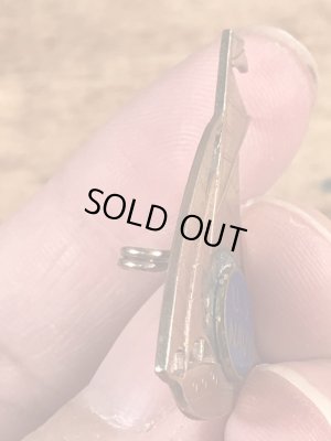 USネイビーのミリタリー物のビンテージピンバッジ