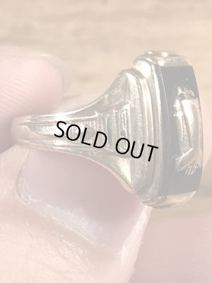 1943年のゴールドのヴィンテージスクールリング