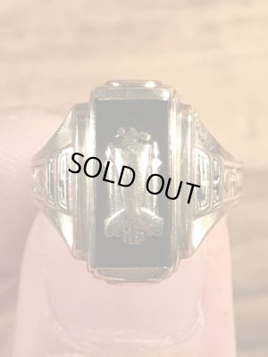 1943年のゴールドのビンテージカレッジリング