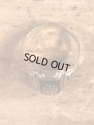 1943年のゴールドのビンテージカレッジリング